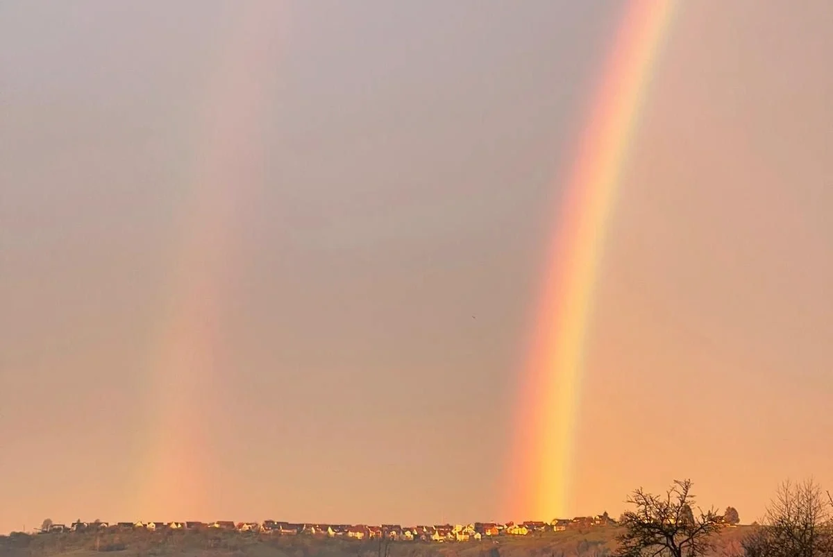 Schichten der Erkenntnis & Heilung wie Regenbogen Mein Heilungsweg: Wertvolle Erkenntnisse als Ärztin & für persönliche Entwicklung, vielschichtig wie Regenbogen (Chakrenfarben & Heilung)